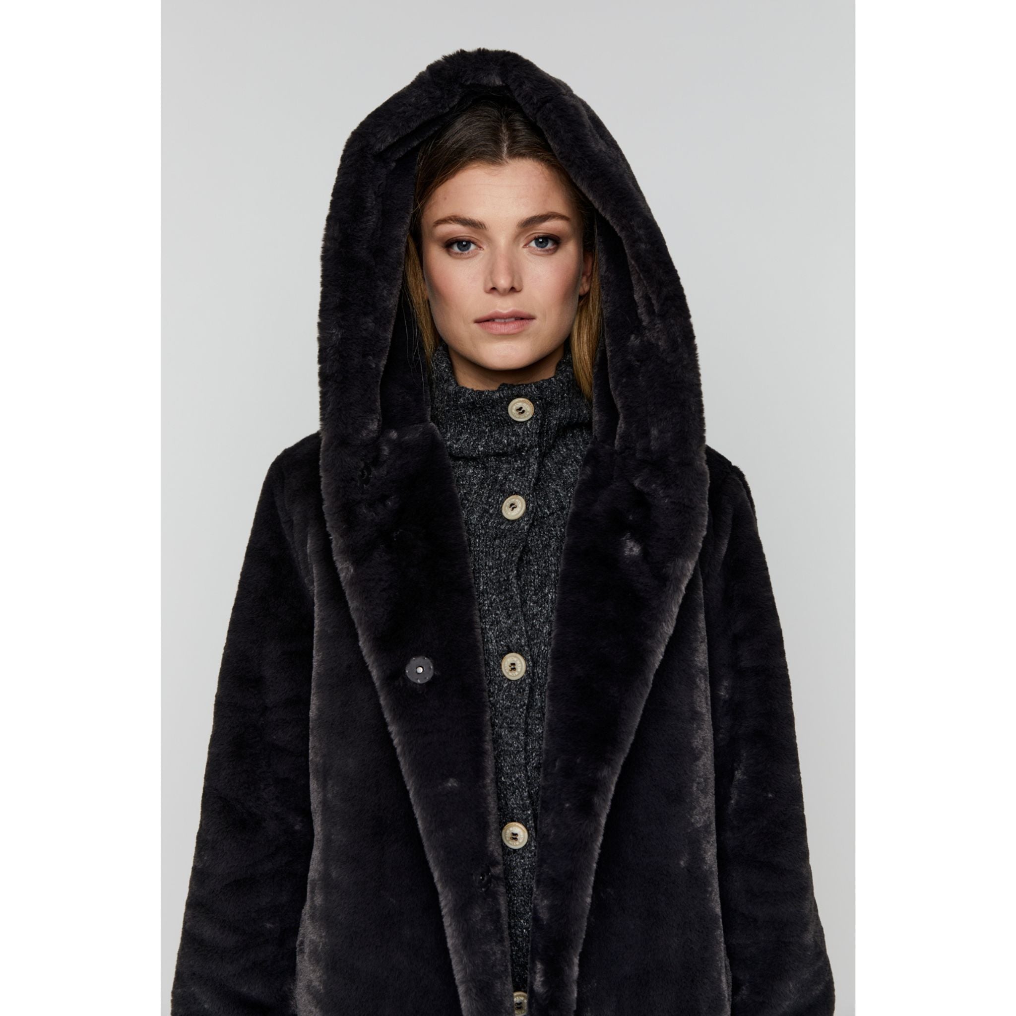 Moscow Design Mantel "Nadjana Coat"