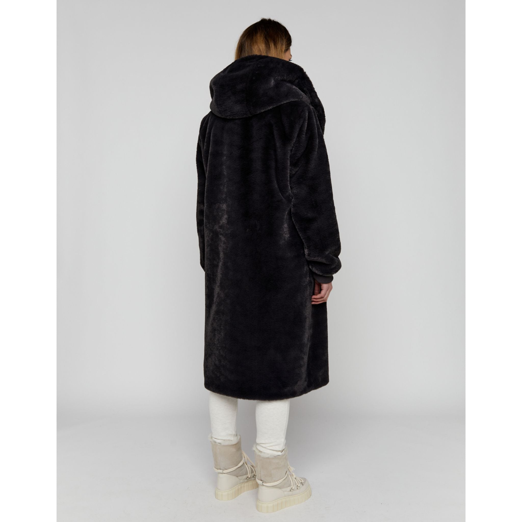 Moscow Design Mantel "Nadjana Coat"