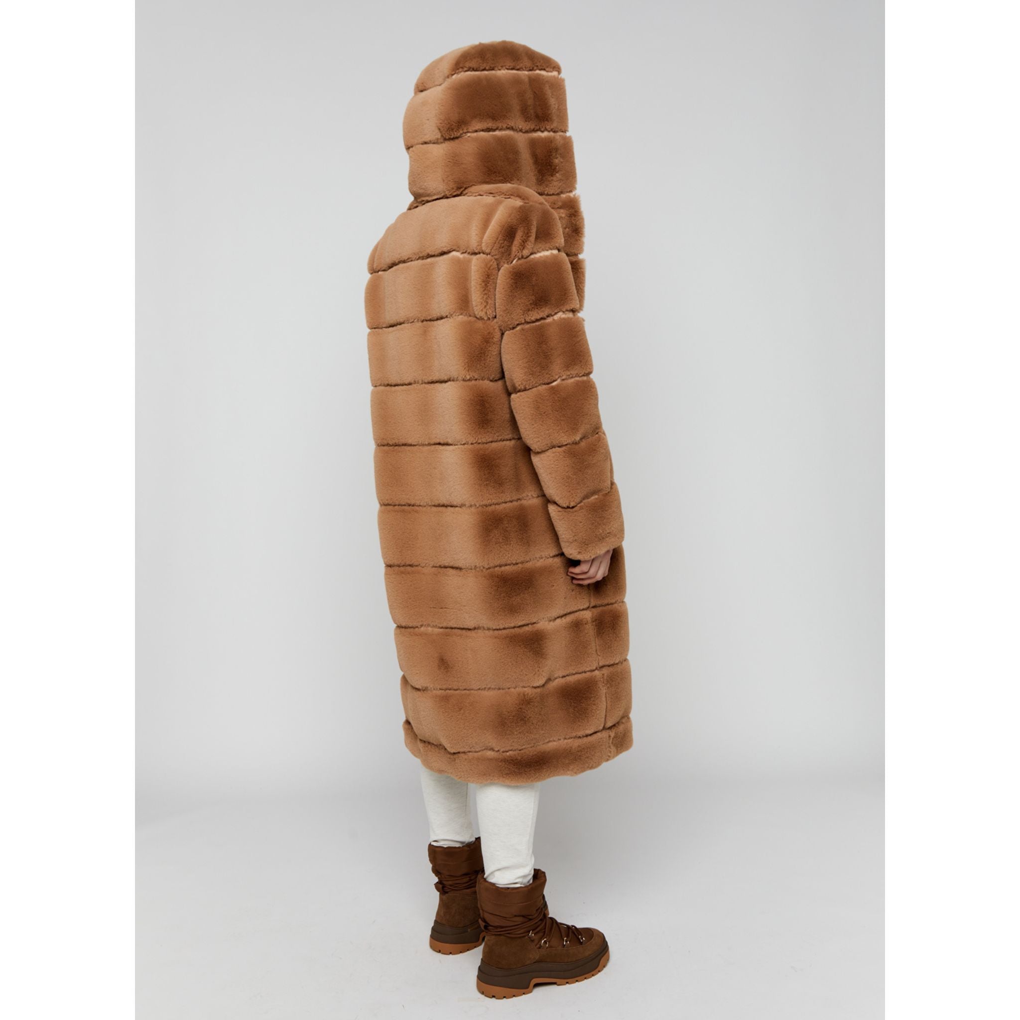 Moscow Design Mantel "Nadjana Coat Cinnamon Solid"