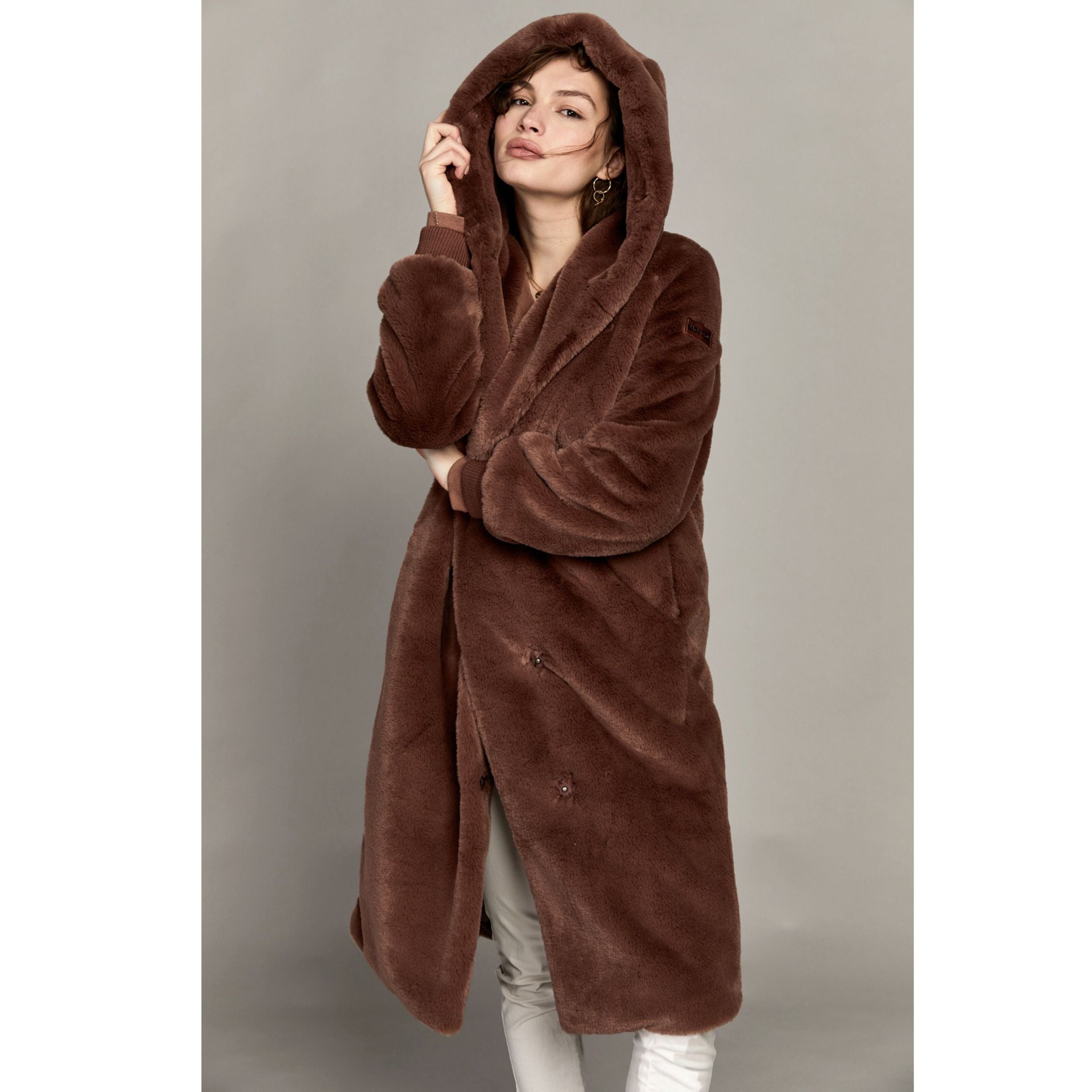 Moscow Design Mantel "Nadjana Coat"