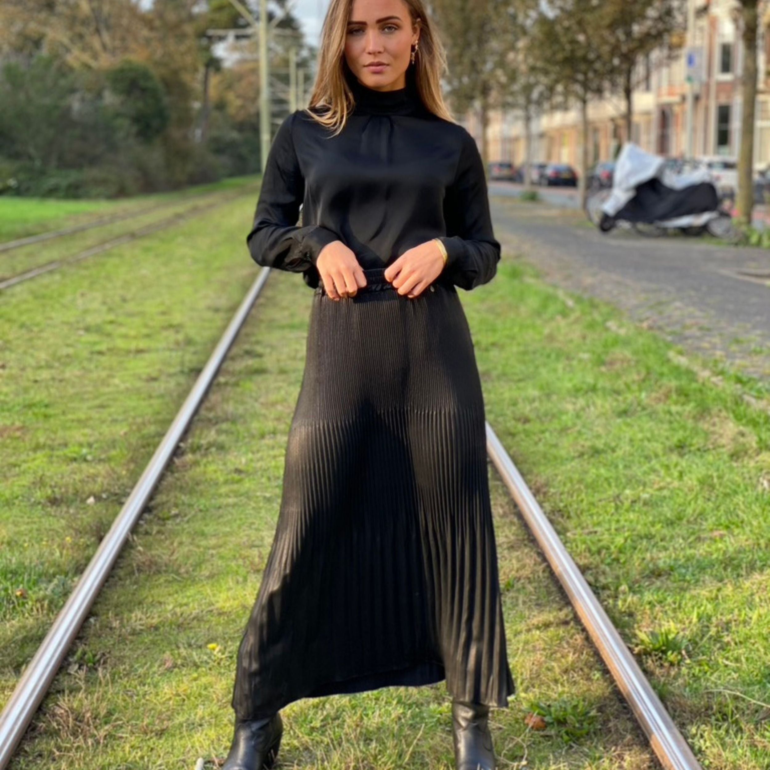 People of 2morrow Plissee Rock Faltenrock Metallic Look Skirt Metallic