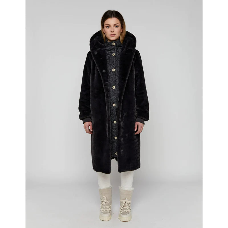 Moscow Design Mantel "Nadjana Coat"