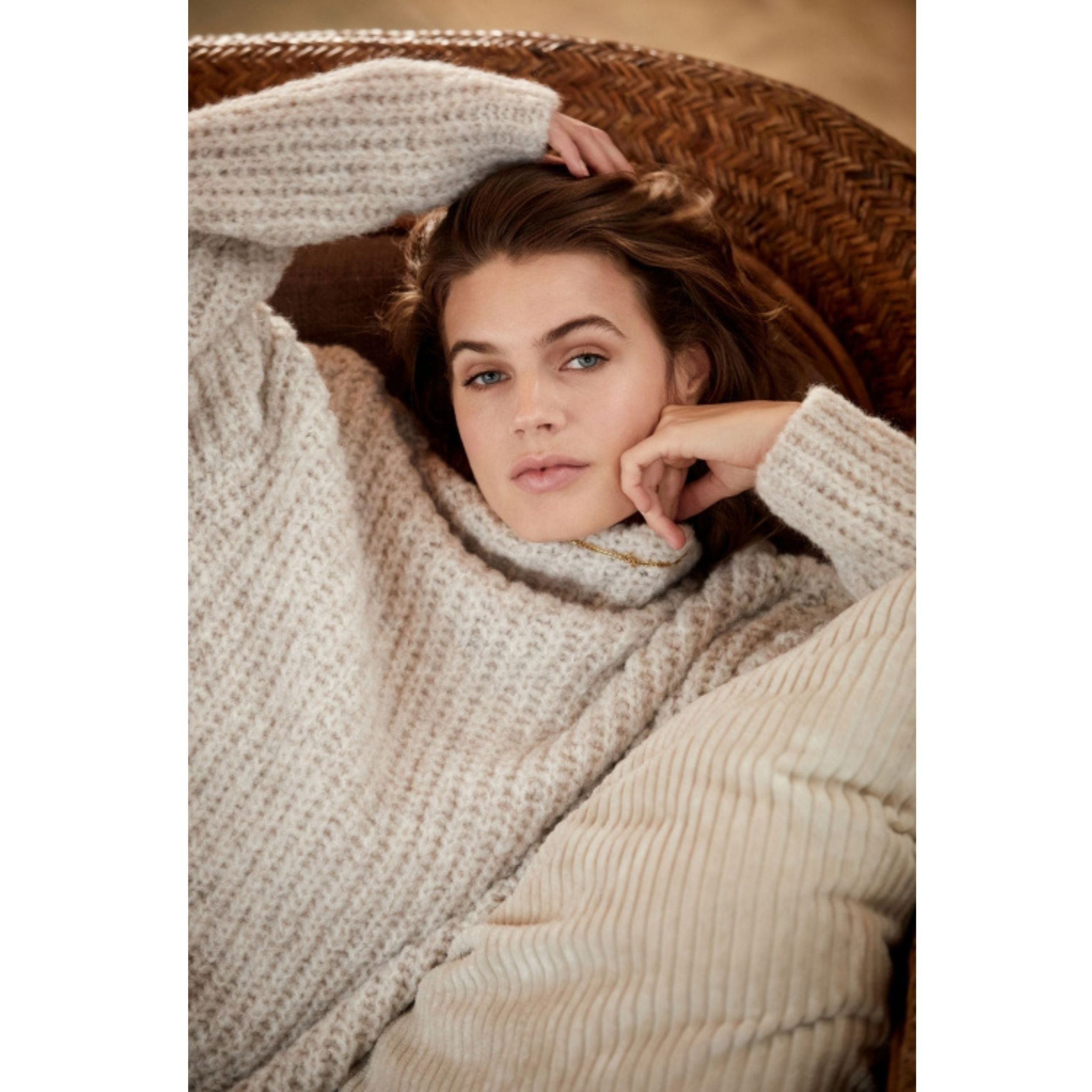 Moscow Design Grobstrickpullover in Creme "Sigurdrífa"
